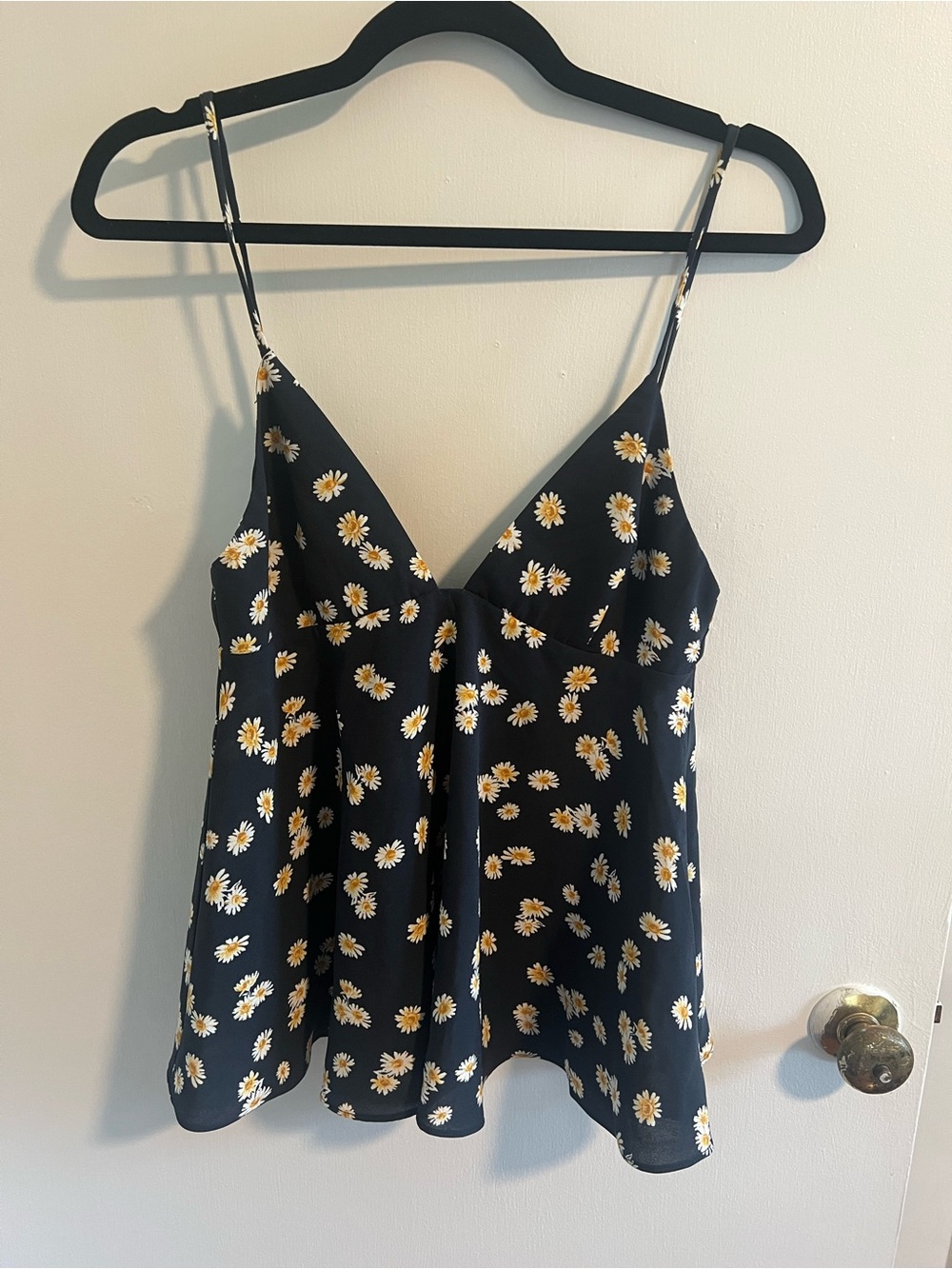 Vici En Crème Meet Me at Noon Floral V Neck Tank Top NWT